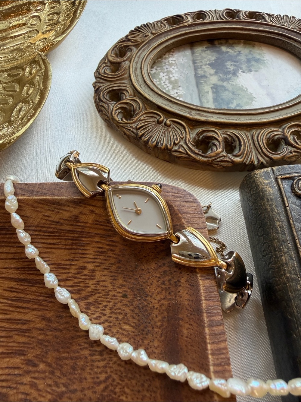 Gold-Tone Ladies Bracelet Watch - Elegant Teardrop Links